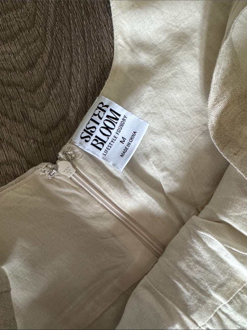 NWOT Sister Bloom (No. 14
Boutique) Médium Palmer Linen Maxi
Dress - Picture 4 of 8